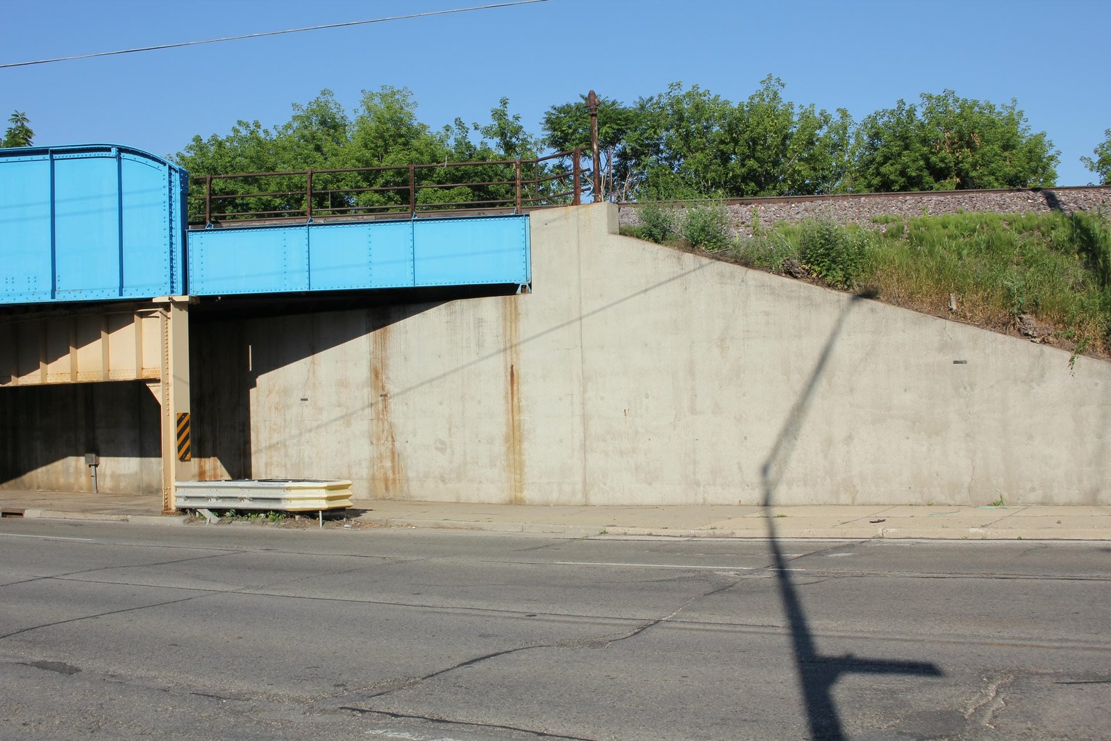 North abutment